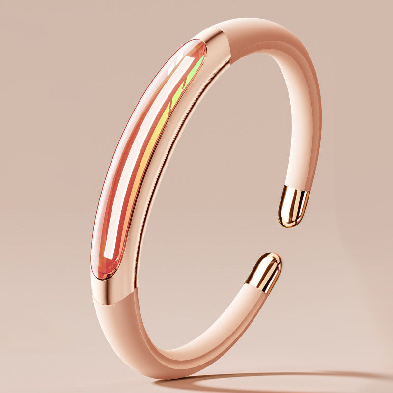 "Kestävä monivärinen hyttyskarkoterannekoru ulkoiluun, saatavilla musta, sininen, vaaleanpunainen ja vihreä."