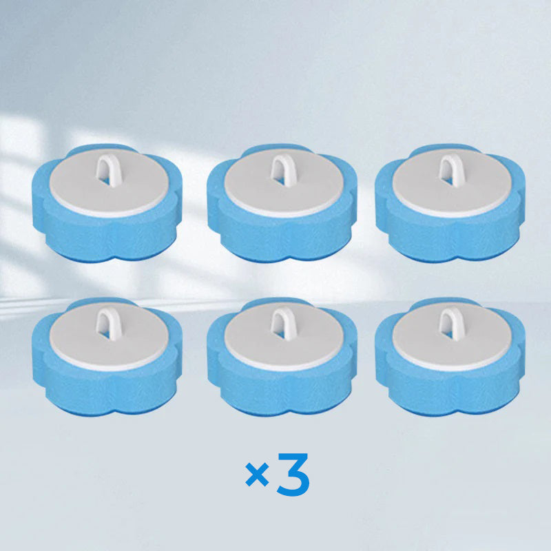 Valkoinen muovinen kertakäyttöinen WC-puhdistustyökalu kirkkaalla taustalla, esillä harja ja säilytyskaukalo.