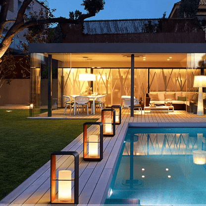 Aurinkoenergialla toimiva terassilamppu