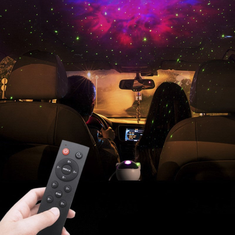 Astronautin muotoinen LED-yövalo tähtiprojektorilla aikuisille, säädettävä kirkkaus ja pyörivä tähtitaivas.