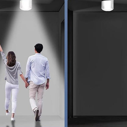 "Energiataloudellinen E27 liiketunnistinvalokanta, valkoinen runko, joka parantaa kotisi valaistusta ja säästää energiaa."