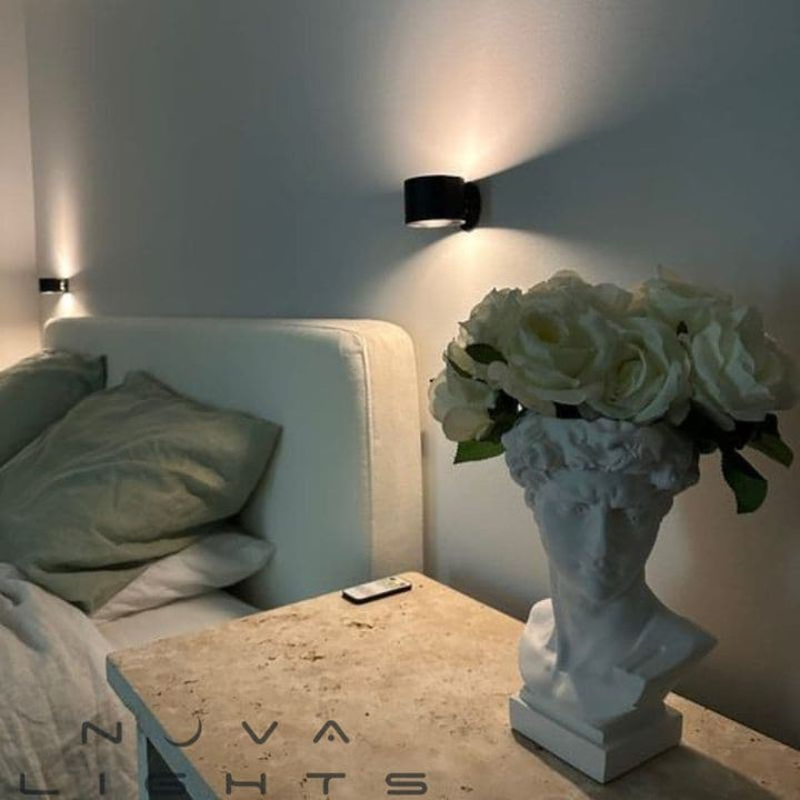 LED-ladattava seinävalaisin, kannettava, tyylikäs muotoilu, säädettävä luku- ja yövalo, musta, valkoinen tai puujyvä.