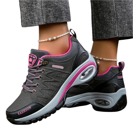 Naisten slip-on vedenpitävät vaelluskengät harmaana, moderni muotoilu ja paksu pohja, mukavat ulkoilmaan ja kaupunkiin.