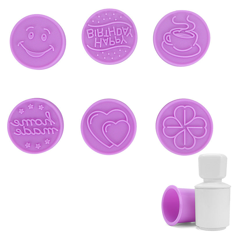 "Tarttumattomat keksileimasimet, eläinkuvioiset, silikoniset, värikkäät, helppokäyttöiset, kori lasten leivontaan."