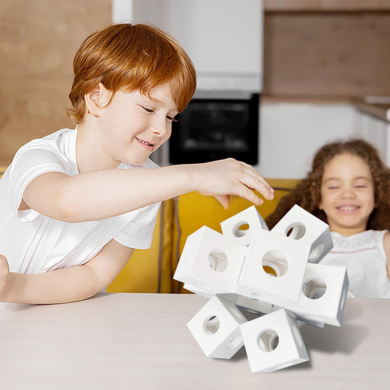 "Visuaalisesti houkutteleva 3D-taikakuutio kehittää älykkyyttä, lievittää stressiä, sopii kaikille iästä riippumatta."