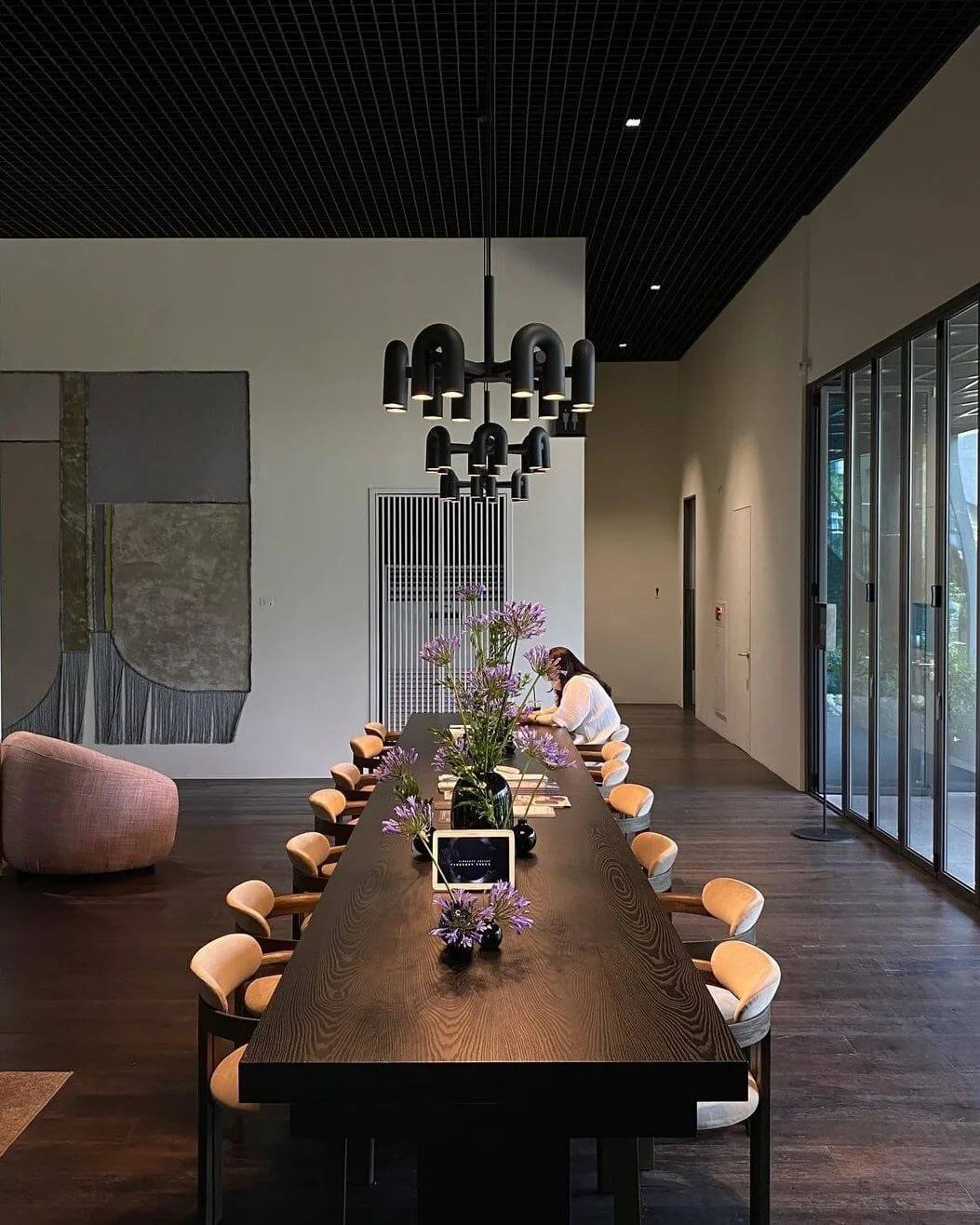 Moderni LED-kattokruunu, monipuolinen valaistus